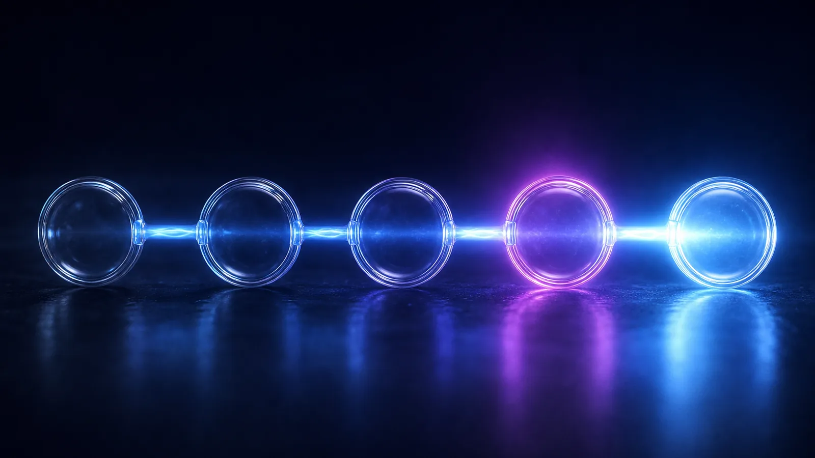 Cinq anneaux de verre alignés horizontalement, reliés par un flux lumineux bleu continu, le quatrième cerclé de magenta, reflétés sur un sol sombre
